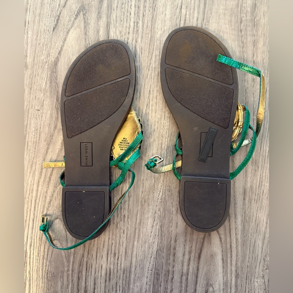 Nine West Emerald Green & Gold Colorful Jeweled Sandals! Like New! 9.5! - Picture 6 of 8